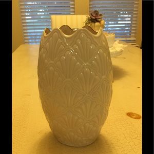 Lenox “JAQUARED” Large Vase